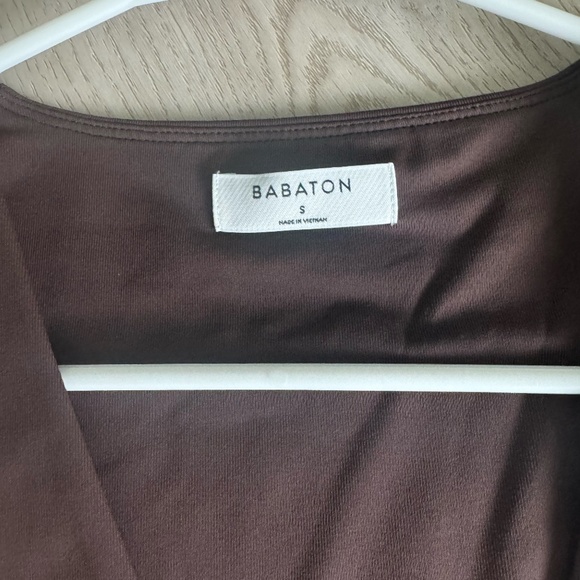 Babaton CONTOUR V-NECK ROMPER - Picture 2 of 4